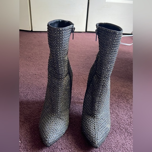 Size 8 Steve Madden bootie heels - Picture 2 of 4
